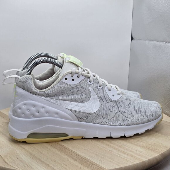 Nike Air Max Motion LW ENG  902853-100 Women's Shoes Size 8.5 - Picture 3 of 9